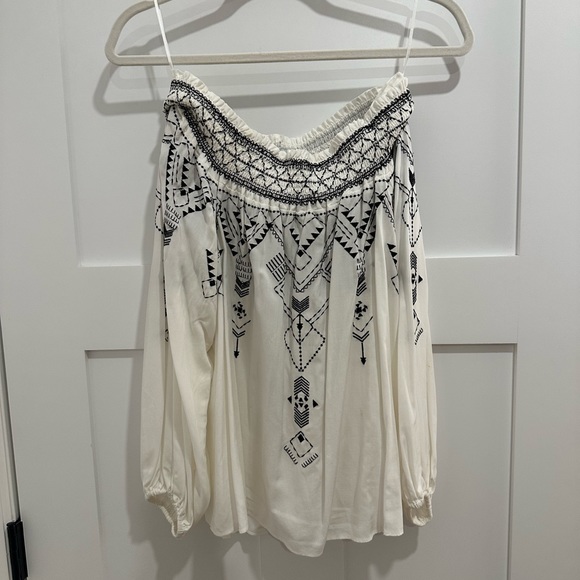 Parker off the shoulder top - Picture 4 of 5